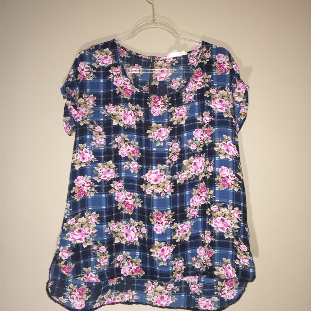 🛍🌸Pink Republic Floral Hi-Low Style Shirt 🌸